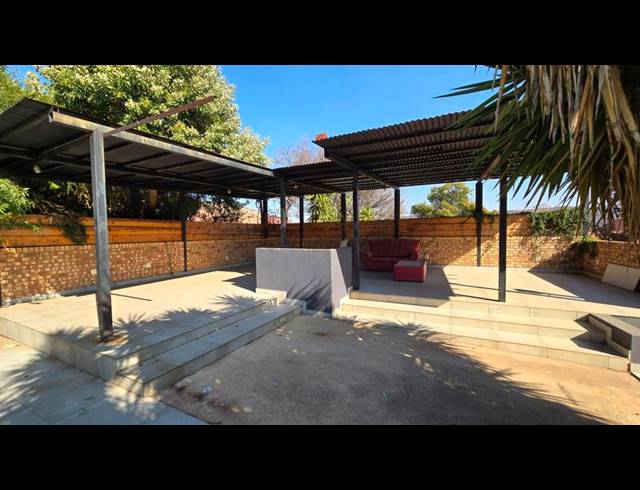 3 BEDROOM PROPERTY TO RENT IN MONDEOR